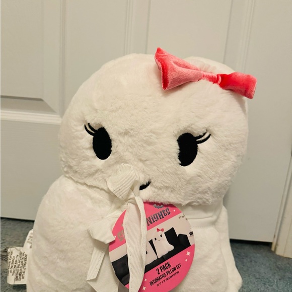 Spooky Nights
boy and girl set of ghost pillows - Picture 3 of 4